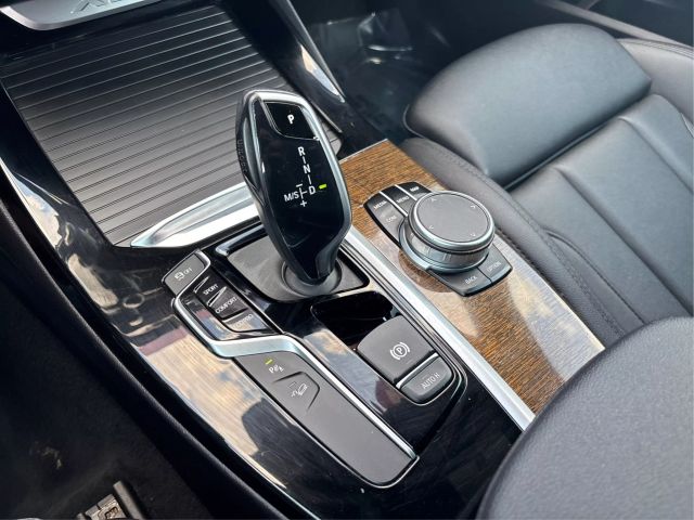 Vehicle image 26 of 47