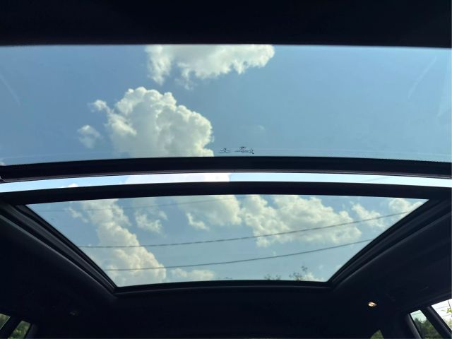 Vehicle image 34 of 47