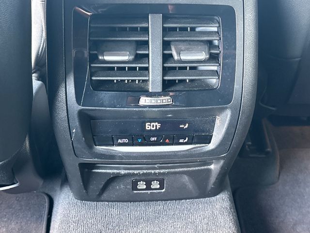 Vehicle image 28 of 47