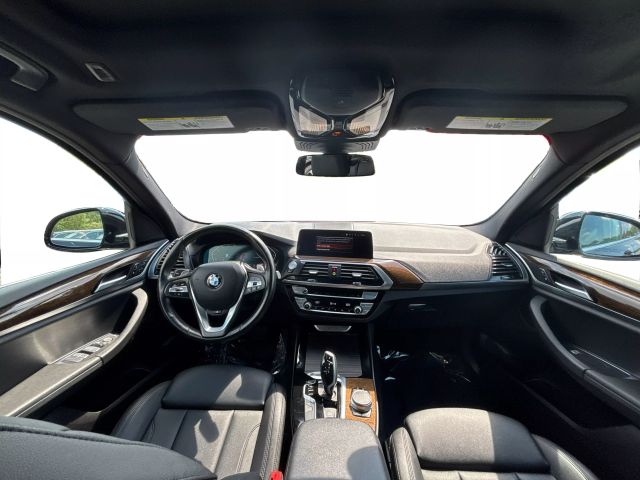 Vehicle image 17 of 47