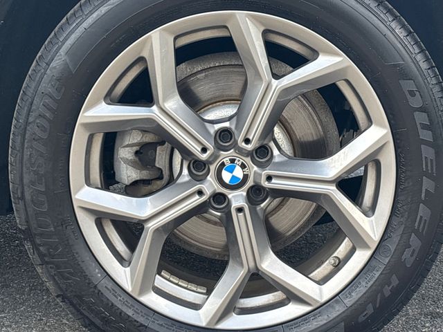 Vehicle image 12 of 47