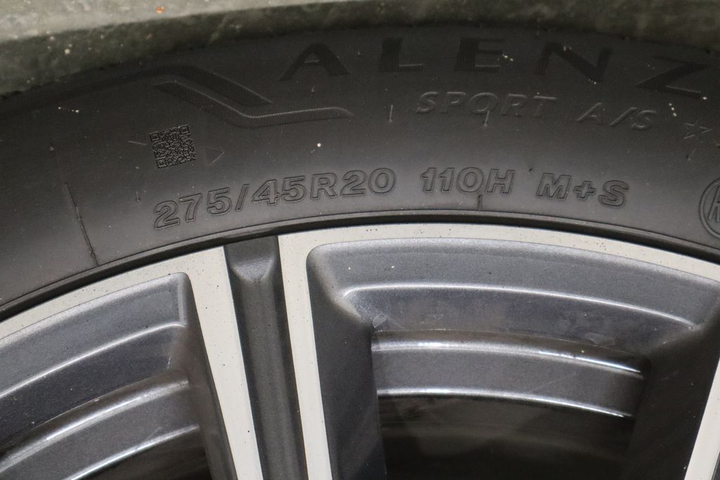 Vehicle image 43 of 46