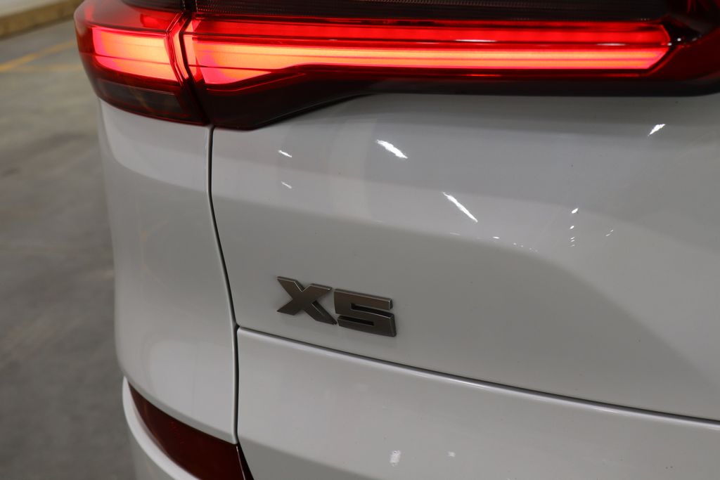 Vehicle image 44 of 46