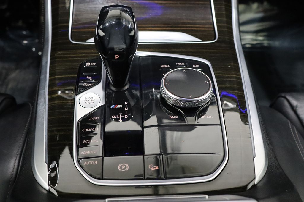 Vehicle image 37 of 46