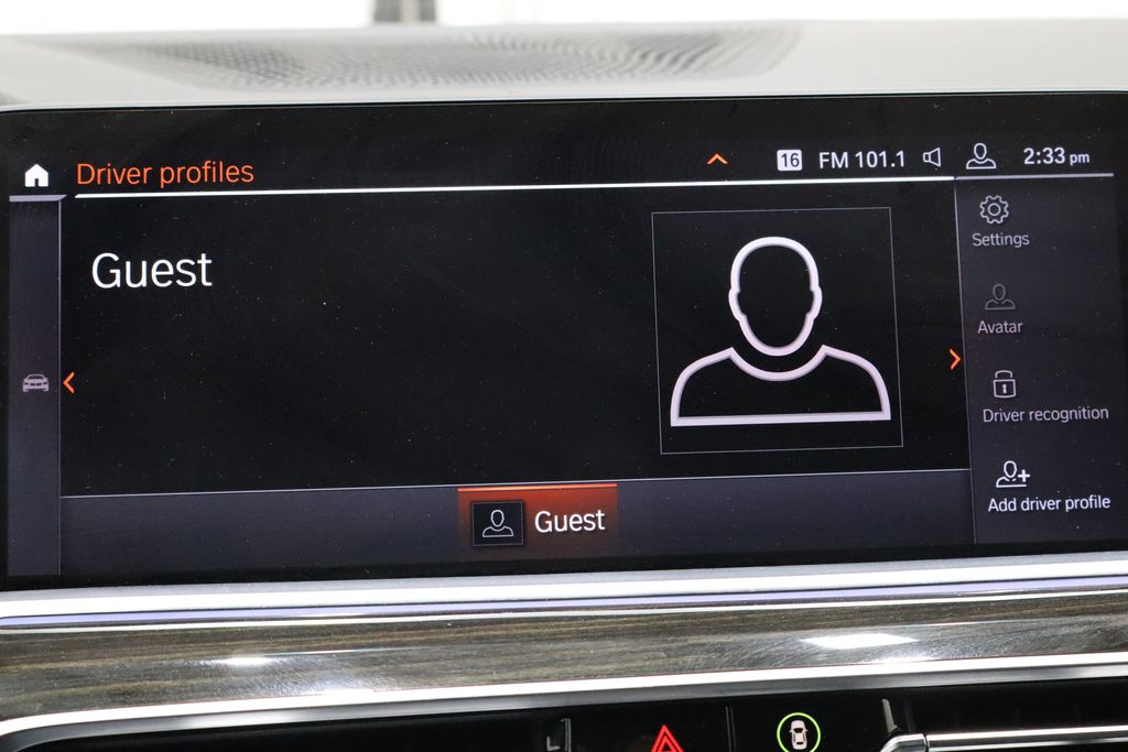 Vehicle image 33 of 46