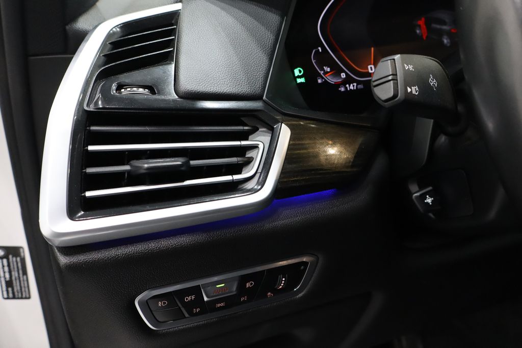Vehicle image 17 of 46