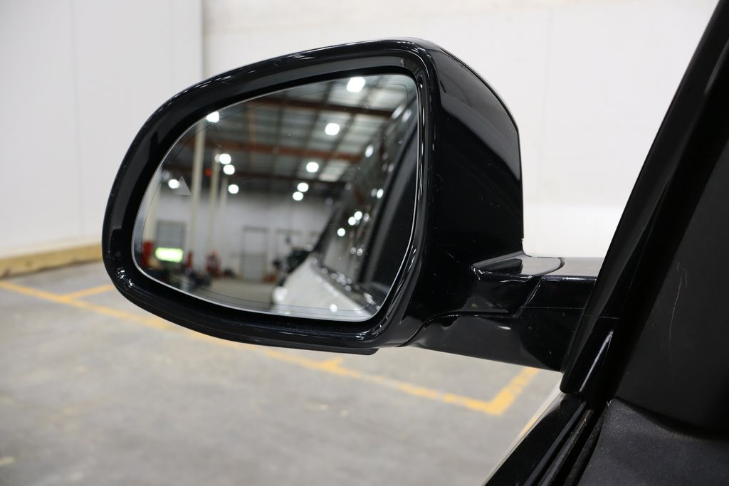 Vehicle image 39 of 46