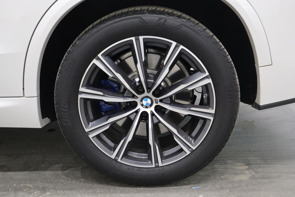Vehicle image 42 of 46