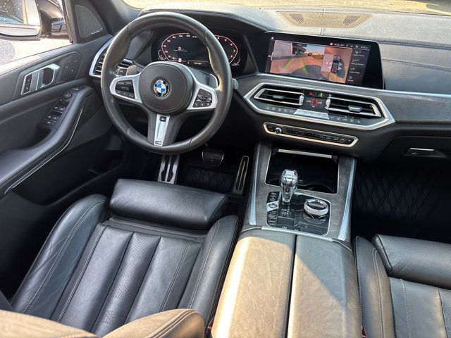Vehicle image 14 of 33