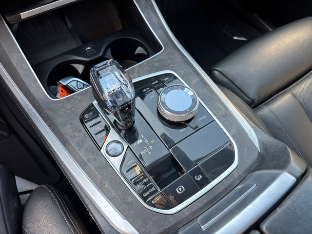 Vehicle image 23 of 33