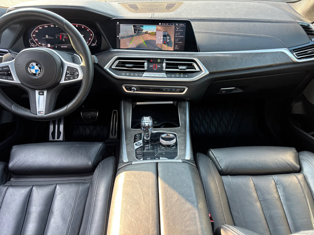 Vehicle image 15 of 33