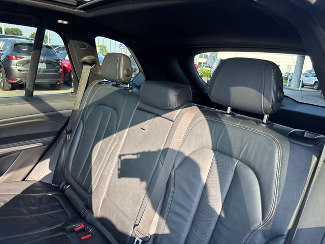 Vehicle image 12 of 33