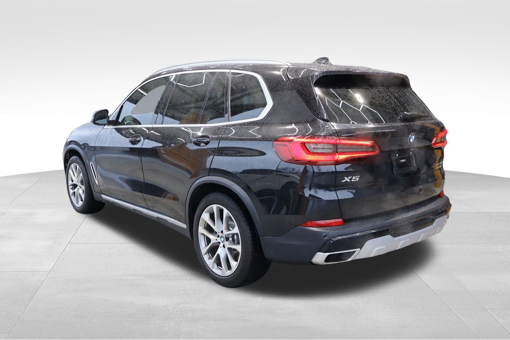 Vehicle image 6 of 42