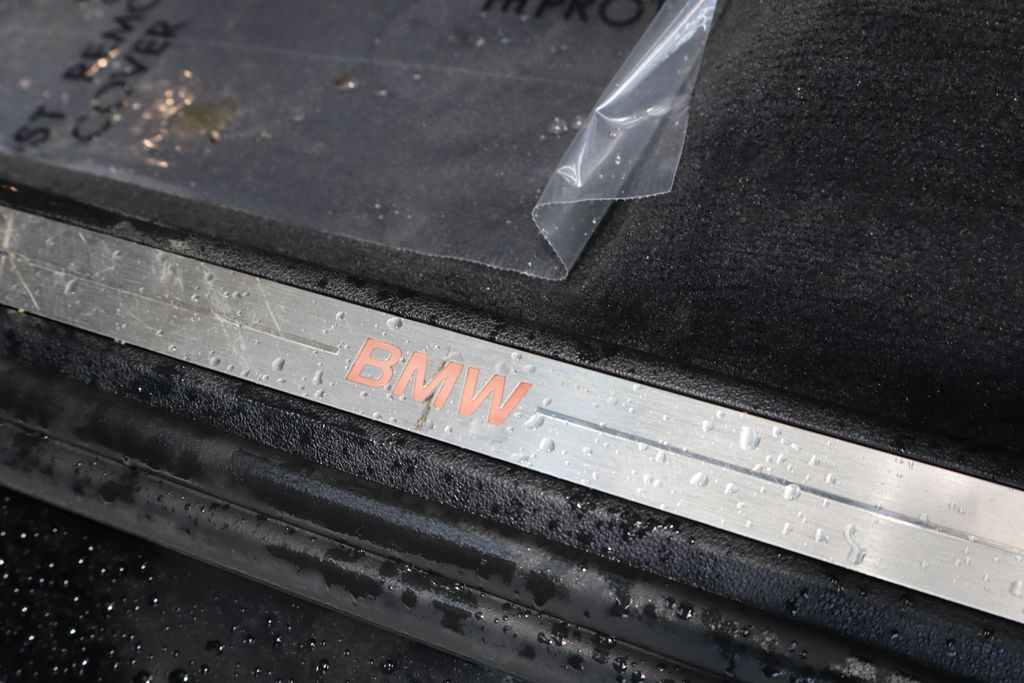 Vehicle image 17 of 42