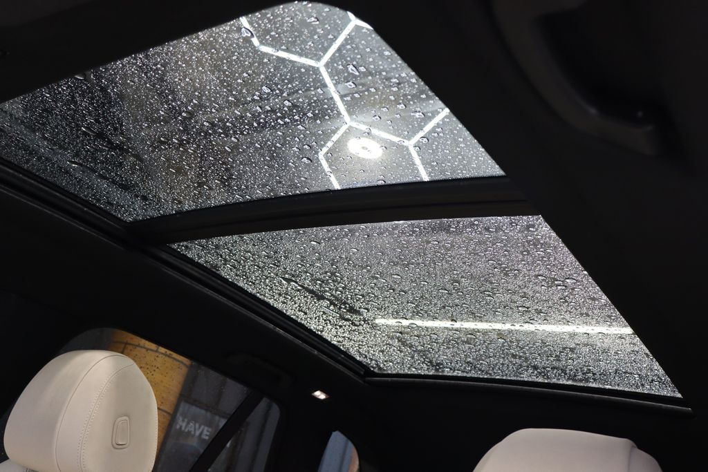 Vehicle image 9 of 42