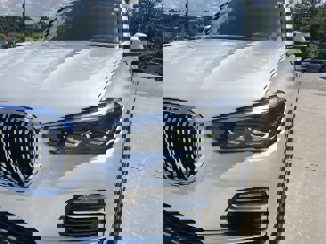 Vehicle image 2 of 39
