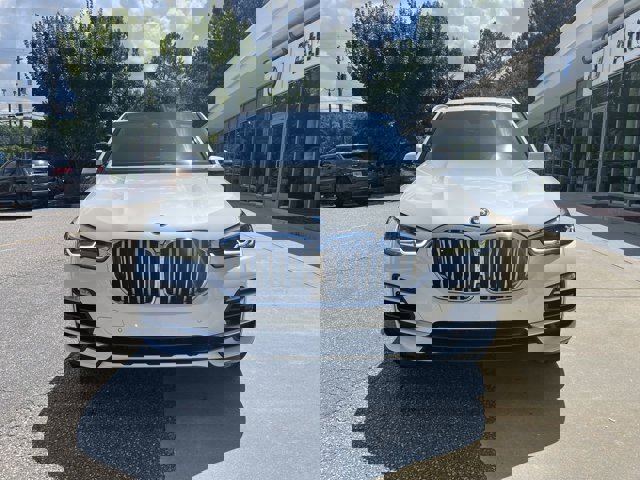 Vehicle image 4 of 39