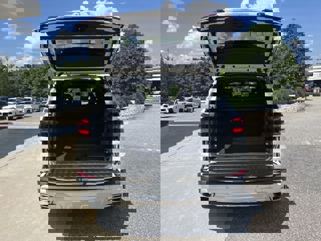 Vehicle image 17 of 39