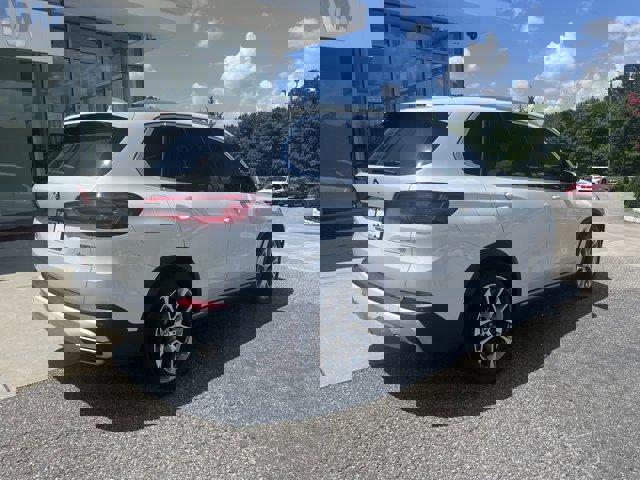 Vehicle image 8 of 39