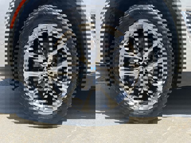 Vehicle image 14 of 39