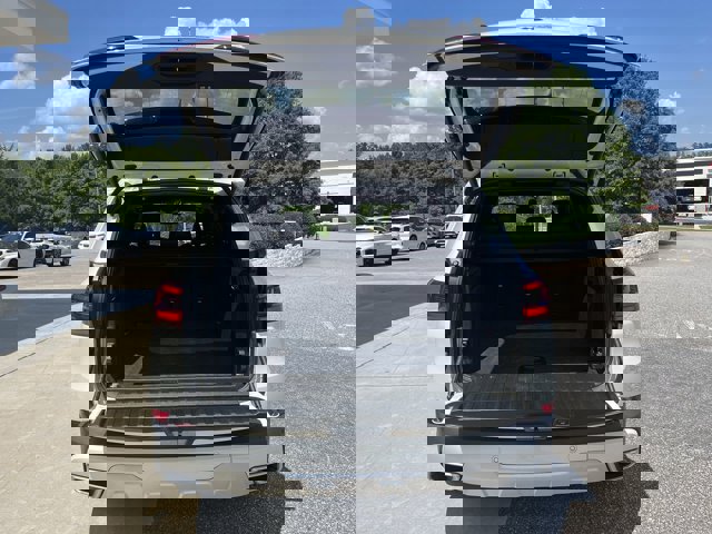 Vehicle image 16 of 39