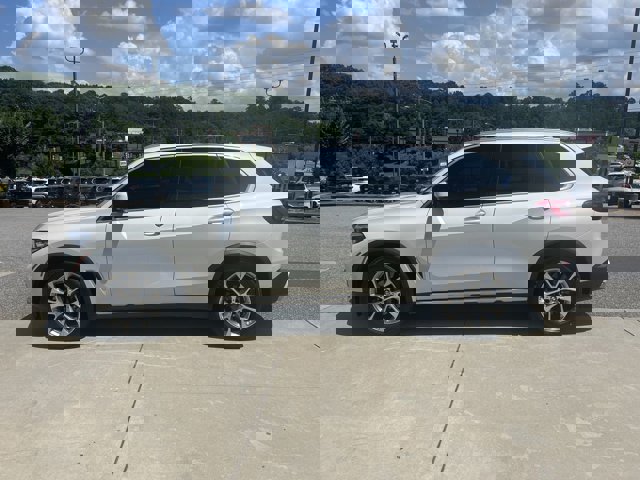 Vehicle image 12 of 39