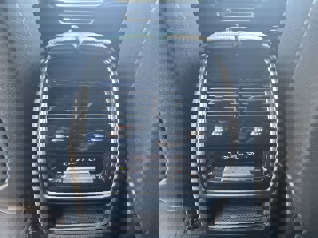 Vehicle image 32 of 39