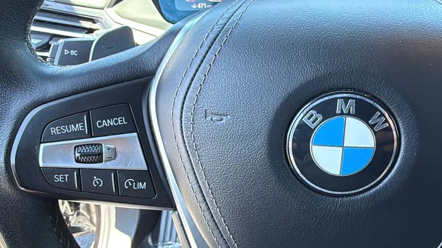 Vehicle image 25 of 30