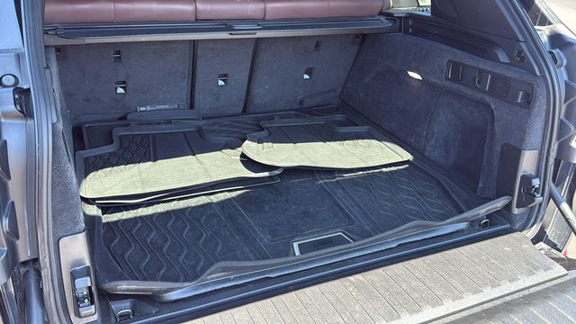 Vehicle image 10 of 30