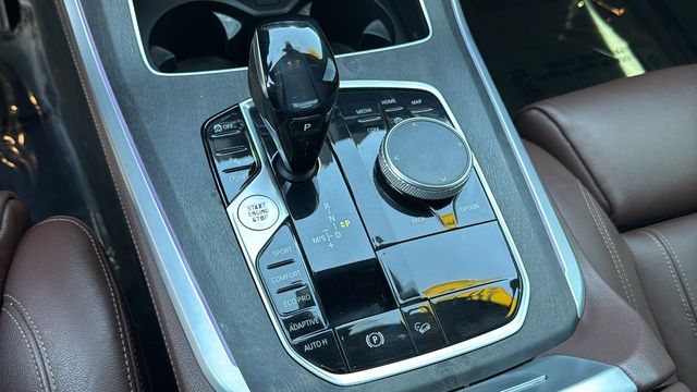 Vehicle image 22 of 30