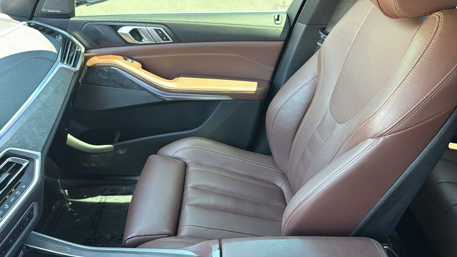 Vehicle image 13 of 30