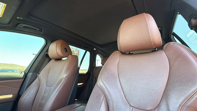 Vehicle image 11 of 30