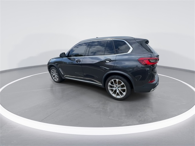 Vehicle image 9 of 27
