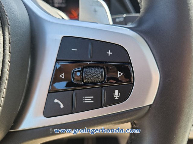 Vehicle image 21 of 23