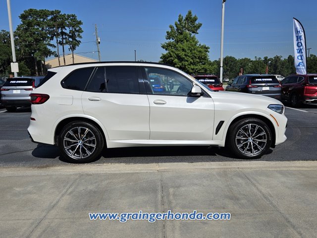Vehicle image 4 of 23