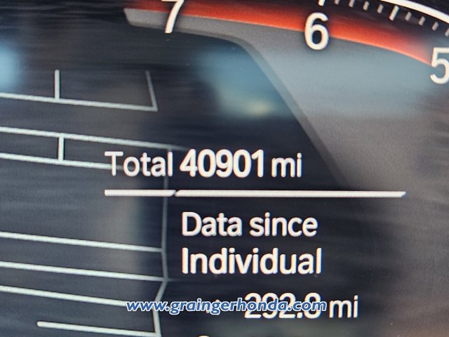 Vehicle image 16 of 23