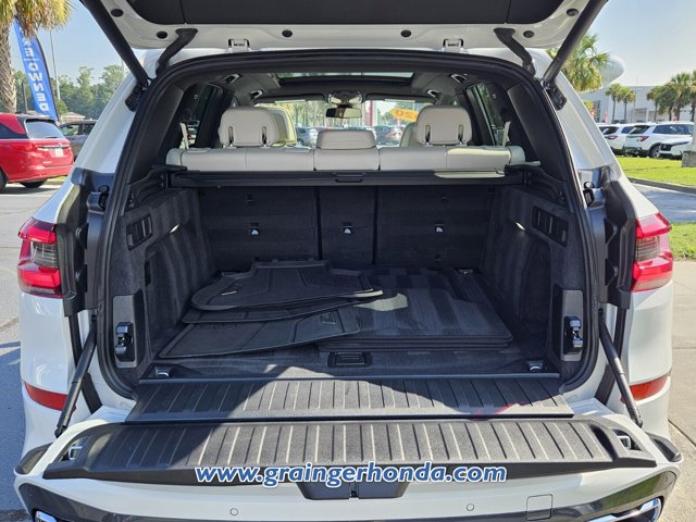 Vehicle image 10 of 23