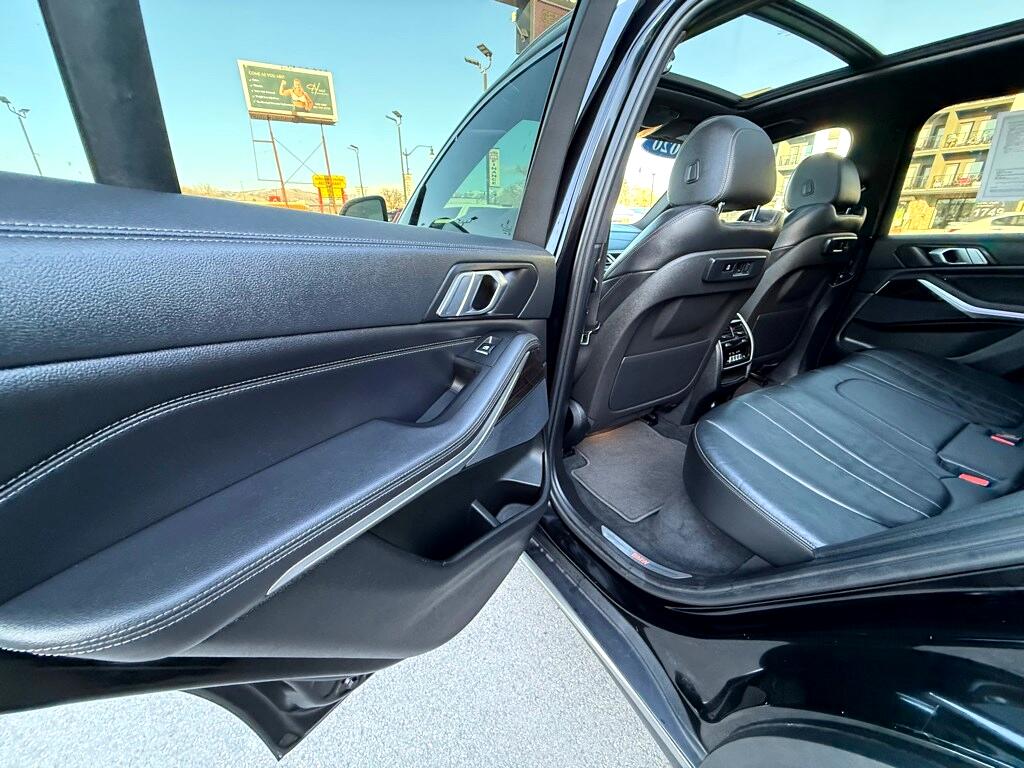 Vehicle image 21 of 41