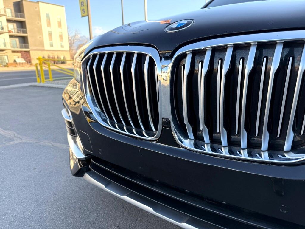 Vehicle image 10 of 41