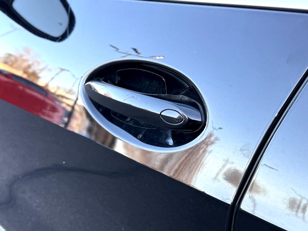 Vehicle image 12 of 41