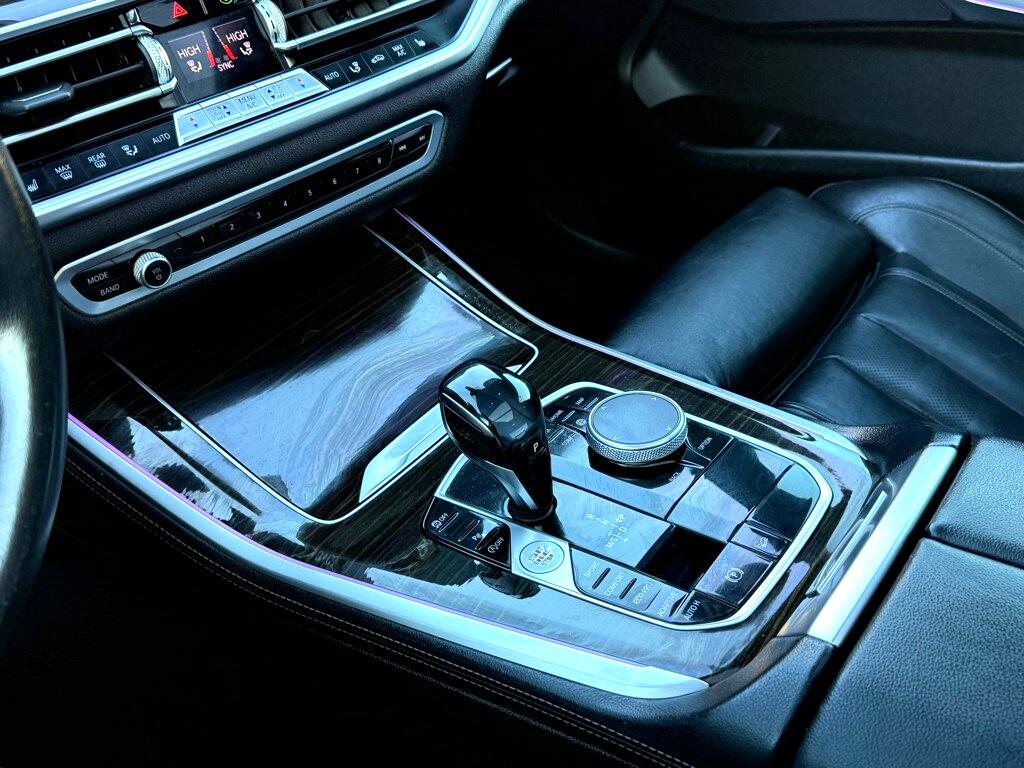 Vehicle image 37 of 41