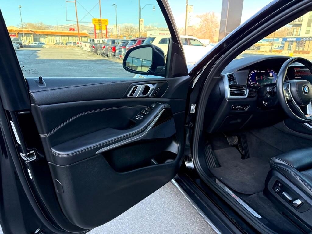 Vehicle image 16 of 41