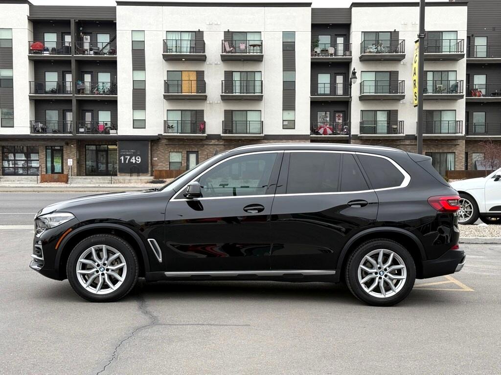 Vehicle image 7 of 41