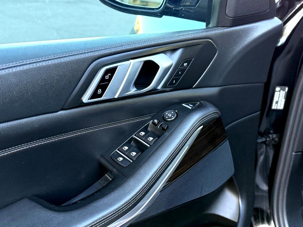 Vehicle image 15 of 41