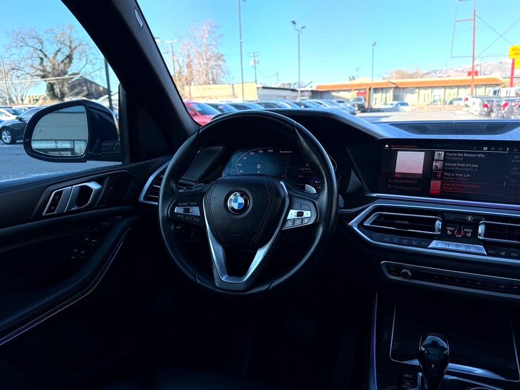 Vehicle image 25 of 41