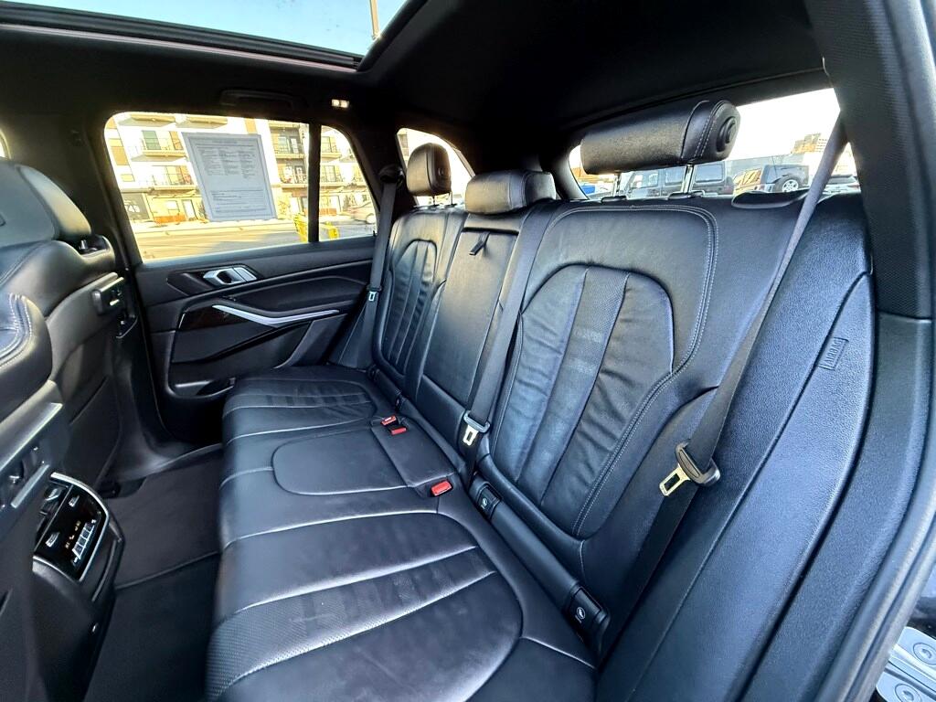 Vehicle image 22 of 41