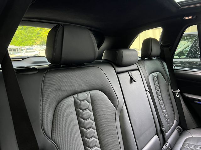 Vehicle image 43 of 51