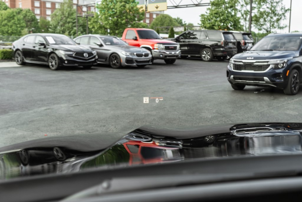 Vehicle image 22 of 50