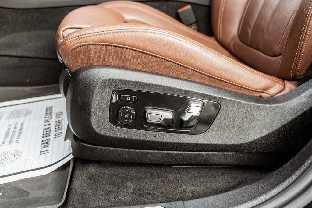 Vehicle image 41 of 50