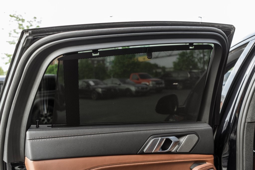 Vehicle image 47 of 50